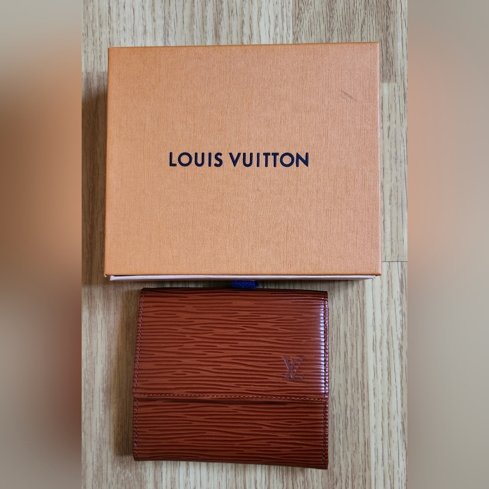 Louis Vuitton epi wallet